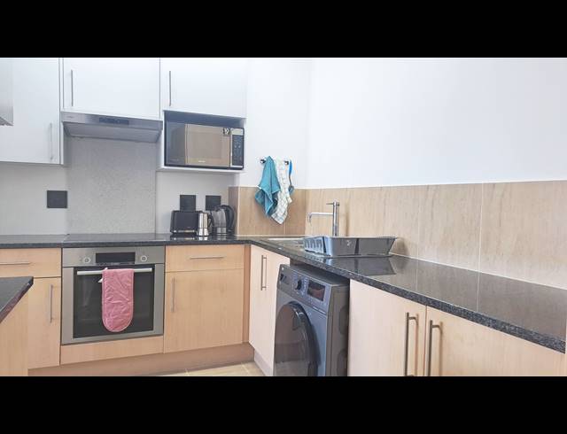 2 bed property to rent in OBSERVATORY